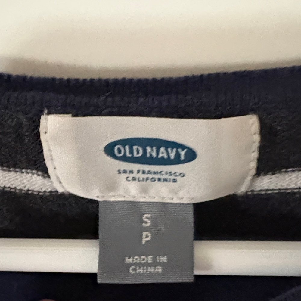 Old Navy Navy and Gray Long Sleeve Top - Picture 4 of 9